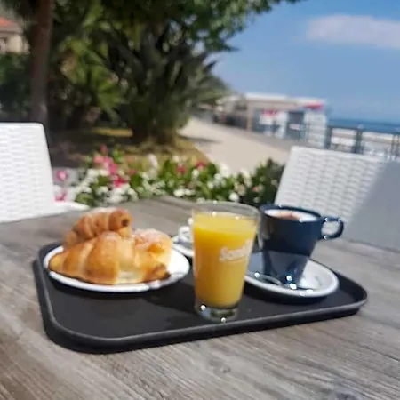 Bed & Breakfast Chiaro Di Luna 4*