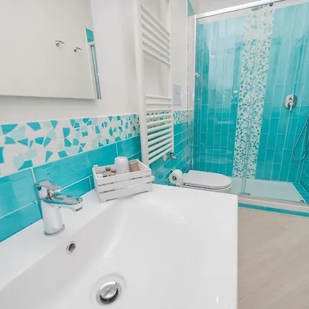 Chiaro Di Luna Oda ve Kahvaltı 4*