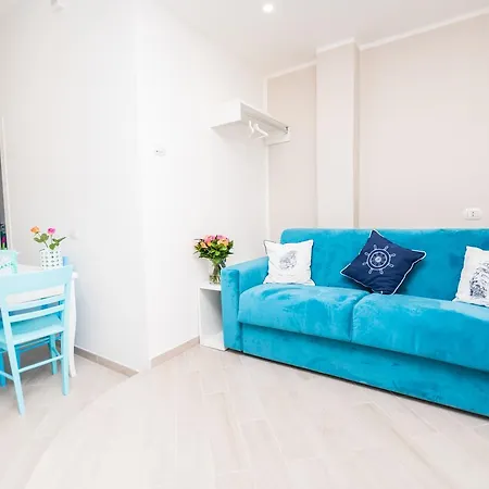 Chiaro Di Luna Oda ve Kahvaltı 4*