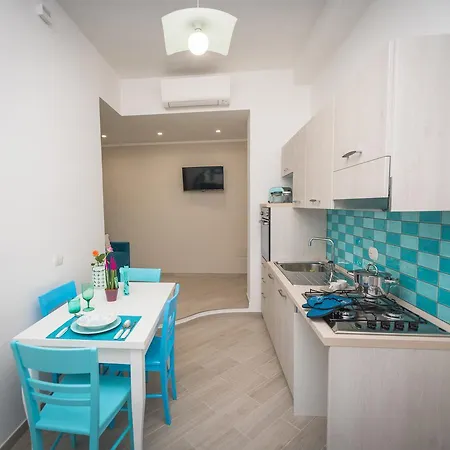 Chiaro Di Luna Oda ve Kahvaltı 4*