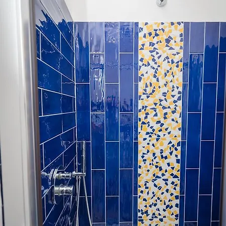 Chiaro Di Luna Oda ve Kahvaltı 4*