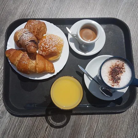 Chiaro Di Luna Oda ve Kahvaltı