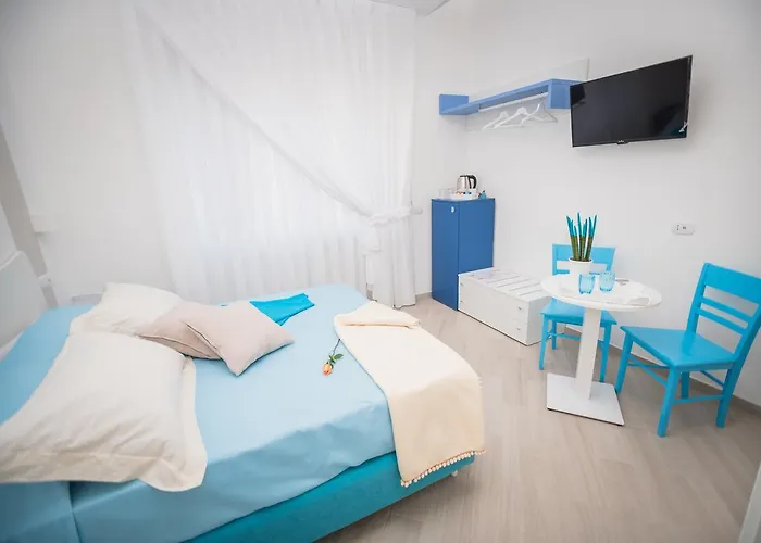 Bed and breakfast Chiaro Di Luna 4*